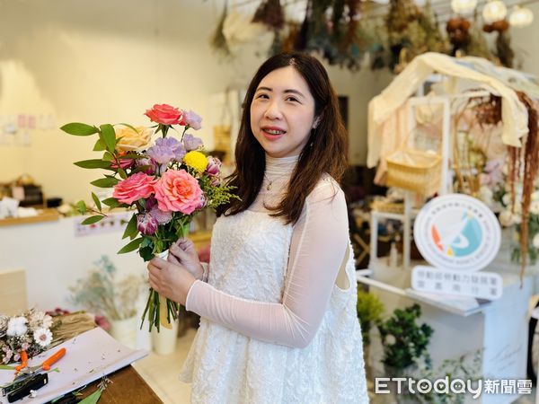 用花香走出創業路！永康七年級闆娘靠微創鳳凰貸款開店圓夢